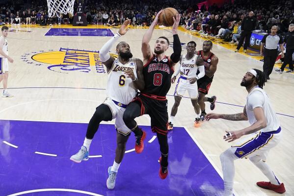 Bulls spoil LeBron s return with 118 108 win over Lakers AP News
